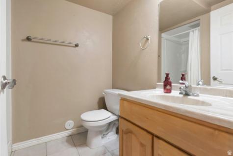 43 E Peachtree Drive N Centerville UT 84014