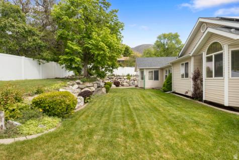 43 E Peachtree Drive N Centerville UT 84014