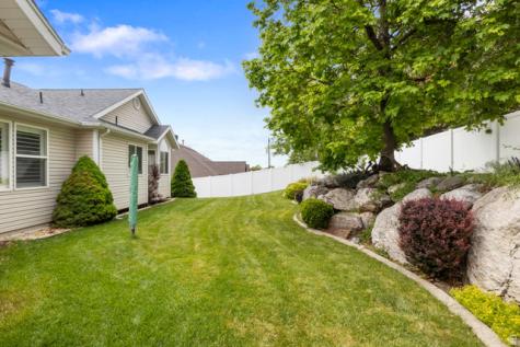 43 E Peachtree Drive N Centerville UT 84014