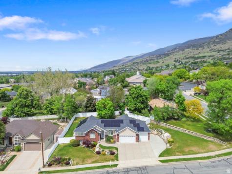43 E Peachtree Drive N Centerville UT 84014