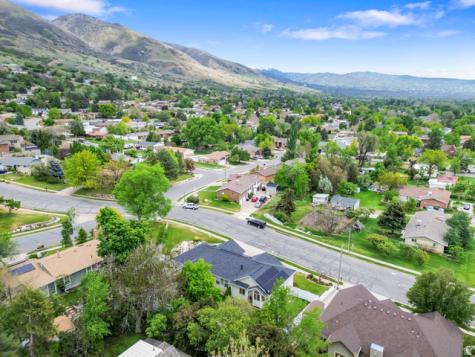 43 E Peachtree Drive N Centerville UT 84014