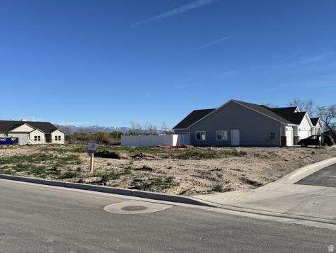2745 W 2495 S Syracuse UT 84075