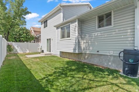 8260 S 560 E Sandy UT 84070