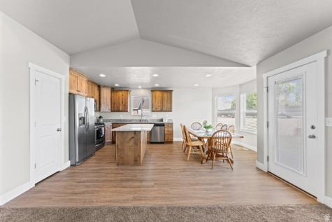 662 E 100 N Tremonton UT 84337