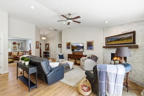 699 W 650 S Springville UT 84663