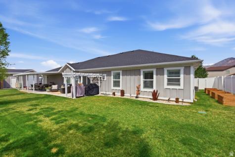699 W 650 S Springville UT 84663