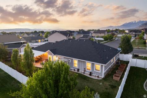 699 W 650 S Springville UT 84663
