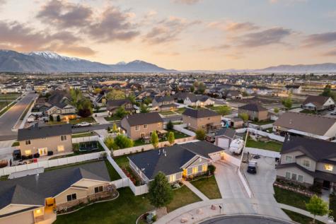 699 W 650 S Springville UT 84663