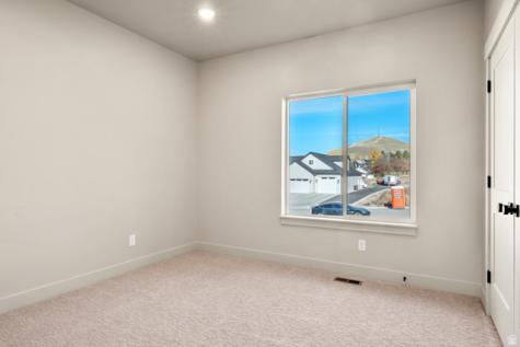 1130 E 245 N Hyde Park UT 84318