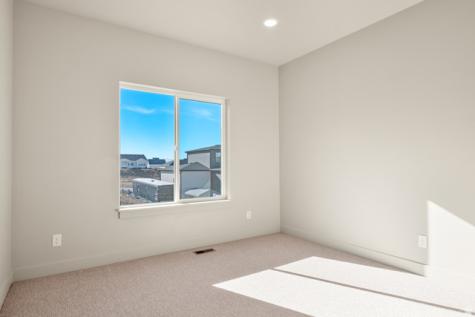 1130 E 245 N Hyde Park UT 84318