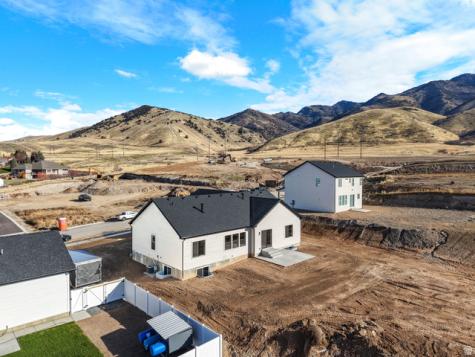 1130 E 245 N Hyde Park UT 84318