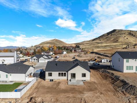 1130 E 245 N Hyde Park UT 84318