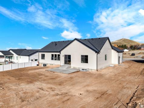 1130 E 245 N Hyde Park UT 84318