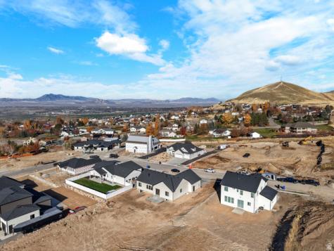 1130 E 245 N Hyde Park UT 84318