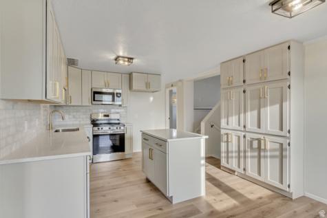 1619 S 700 W Woods Cross UT 84087