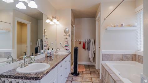 984 N 500 E Centerville UT 84014