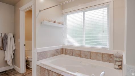 984 N 500 E Centerville UT 84014