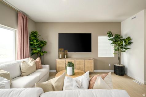 7607 N Graphite Drive W West Jordan UT 84081