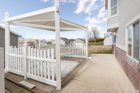 455 N 350 E Hyde Park UT 84318