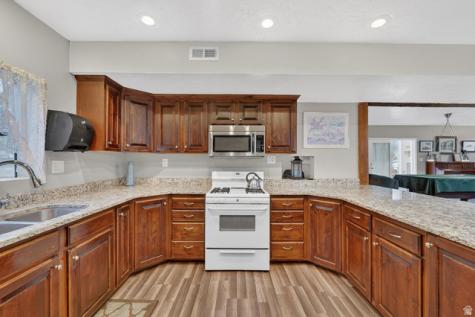 3016 W 5650 S Roy UT 84067
