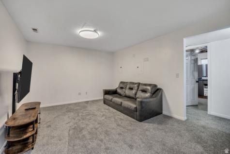 65 W 850 S Centerville UT 84014