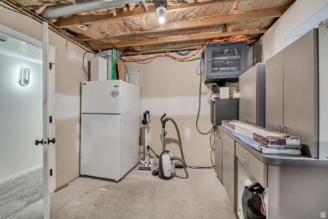 65 W 850 S Centerville UT 84014