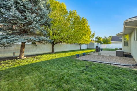 65 W 850 S Centerville UT 84014