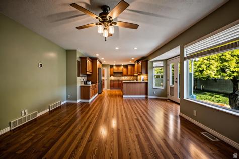 65 W 850 S Centerville UT 84014