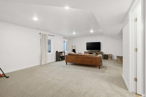 311 E Unchartered Lane S Draper UT 84020