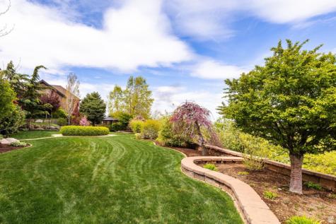 802 Eaglepointe Drive North Salt Lake UT 84054