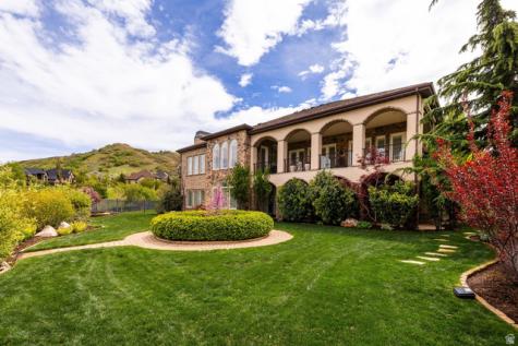 802 Eaglepointe Drive North Salt Lake UT 84054