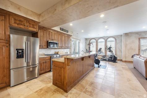 802 Eaglepointe Drive North Salt Lake UT 84054
