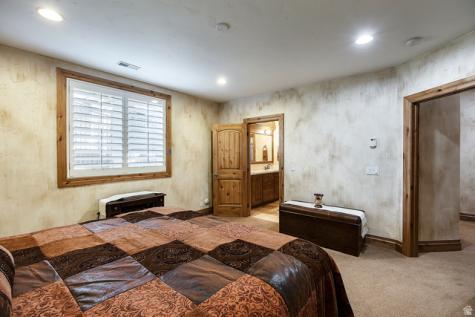 802 Eaglepointe Drive North Salt Lake UT 84054