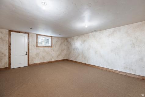 802 Eaglepointe Drive North Salt Lake UT 84054
