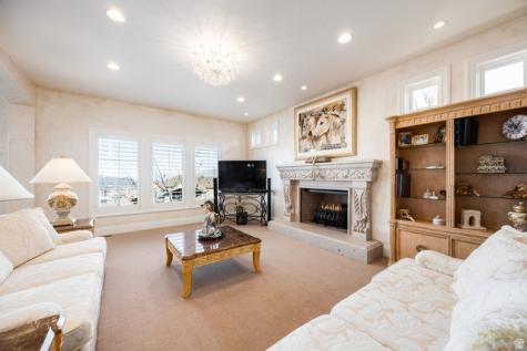 802 Eaglepointe Drive North Salt Lake UT 84054
