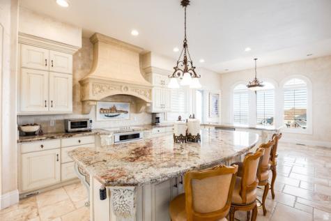 802 Eaglepointe Drive North Salt Lake UT 84054