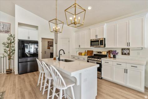 1573 E Lynx Lane Eagle Mountain UT 84005