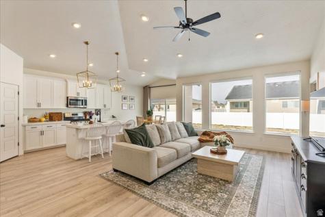 1573 E Lynx Lane Eagle Mountain UT 84005