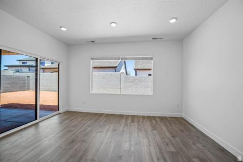 1904 S Cyclone Drive Washington UT 84780