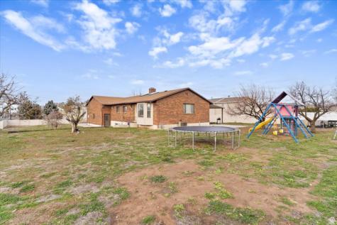 626 W 800 N Clinton UT 84015