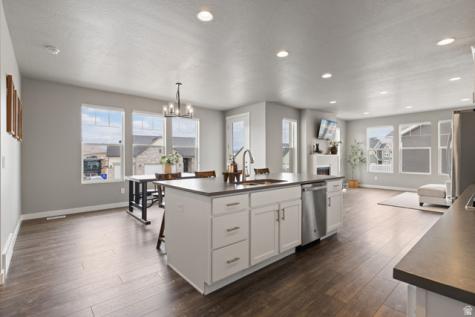 1325 E Desert Peak Eagle Mountain UT 84005