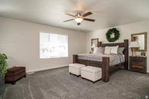 2513 W 840 N Clinton UT 84015