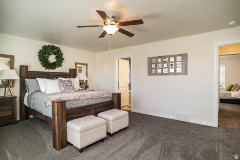 2513 W 840 N Clinton UT 84015