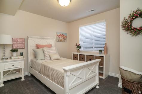 2513 W 840 N Clinton UT 84015