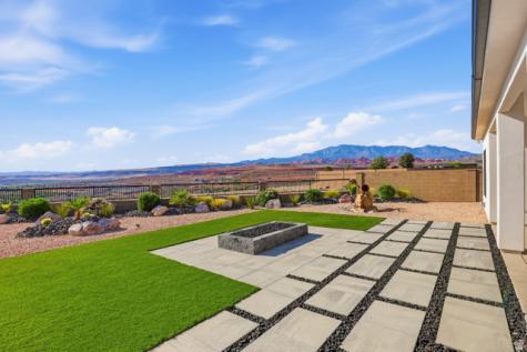 81 N Highland Parkway Washington UT 84780