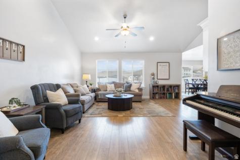 9913 N Outlook Way Eagle Mountain UT 84005