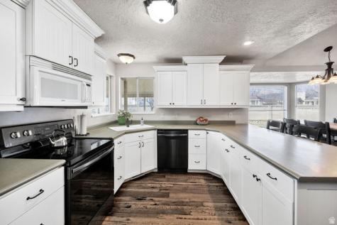9766 S Pendleton Way South Jordan UT 84095