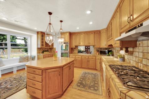 574 N 400 E Centerville UT 84014