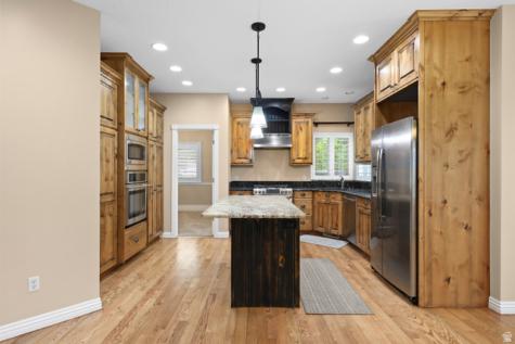 894 E 700 S Springville UT 84663