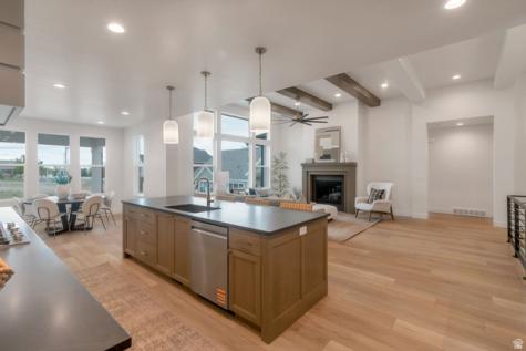 1082 E 110 S Pleasant Grove UT 84062